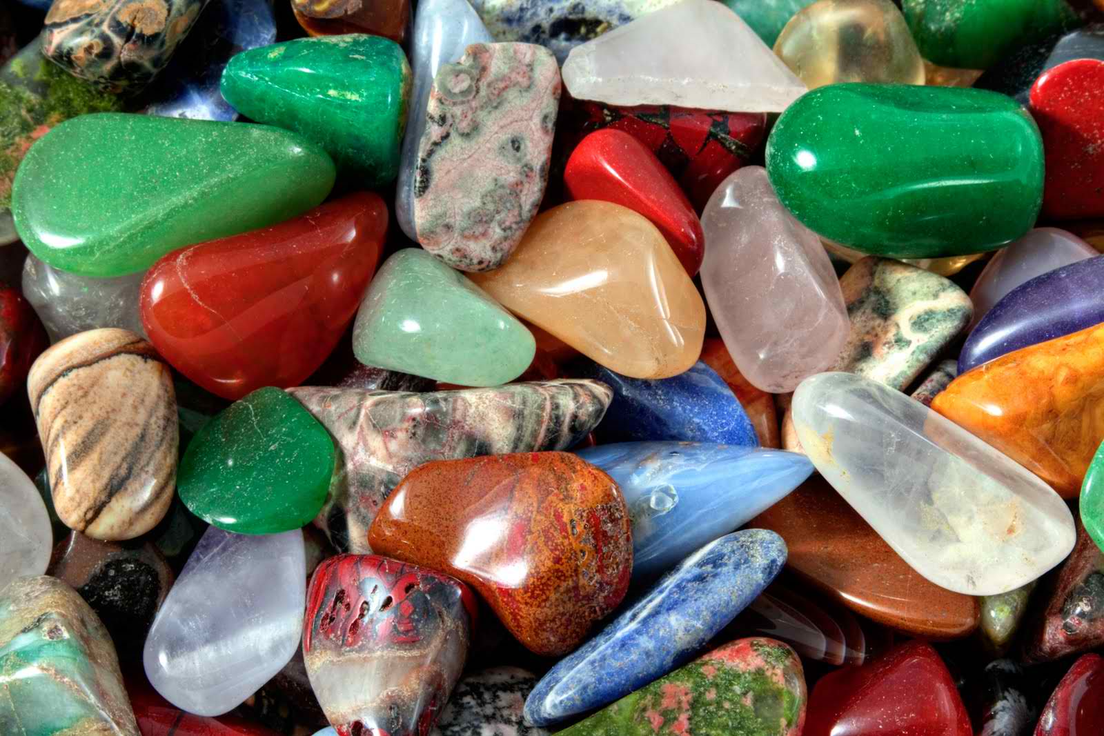 Astuces : comment nettoyer vos pierres et cristaux